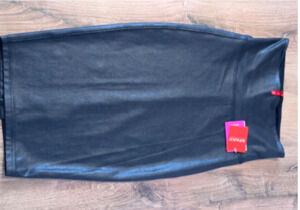 NWT SPANX Faux Leather Pencil in Black Shaping Stretch Skirt S 2-4